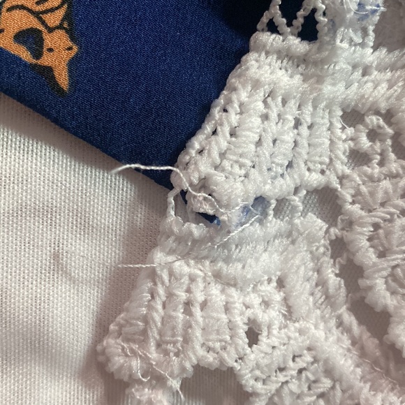 Lace Open Back Cropped Halter - Picture 3 of 3